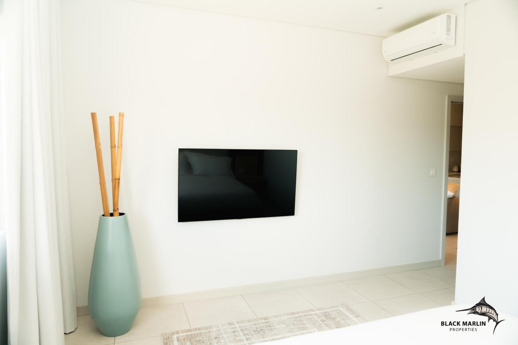 Black Marlin Apartments Pereybere Beach Εξωτερικό φωτογραφία