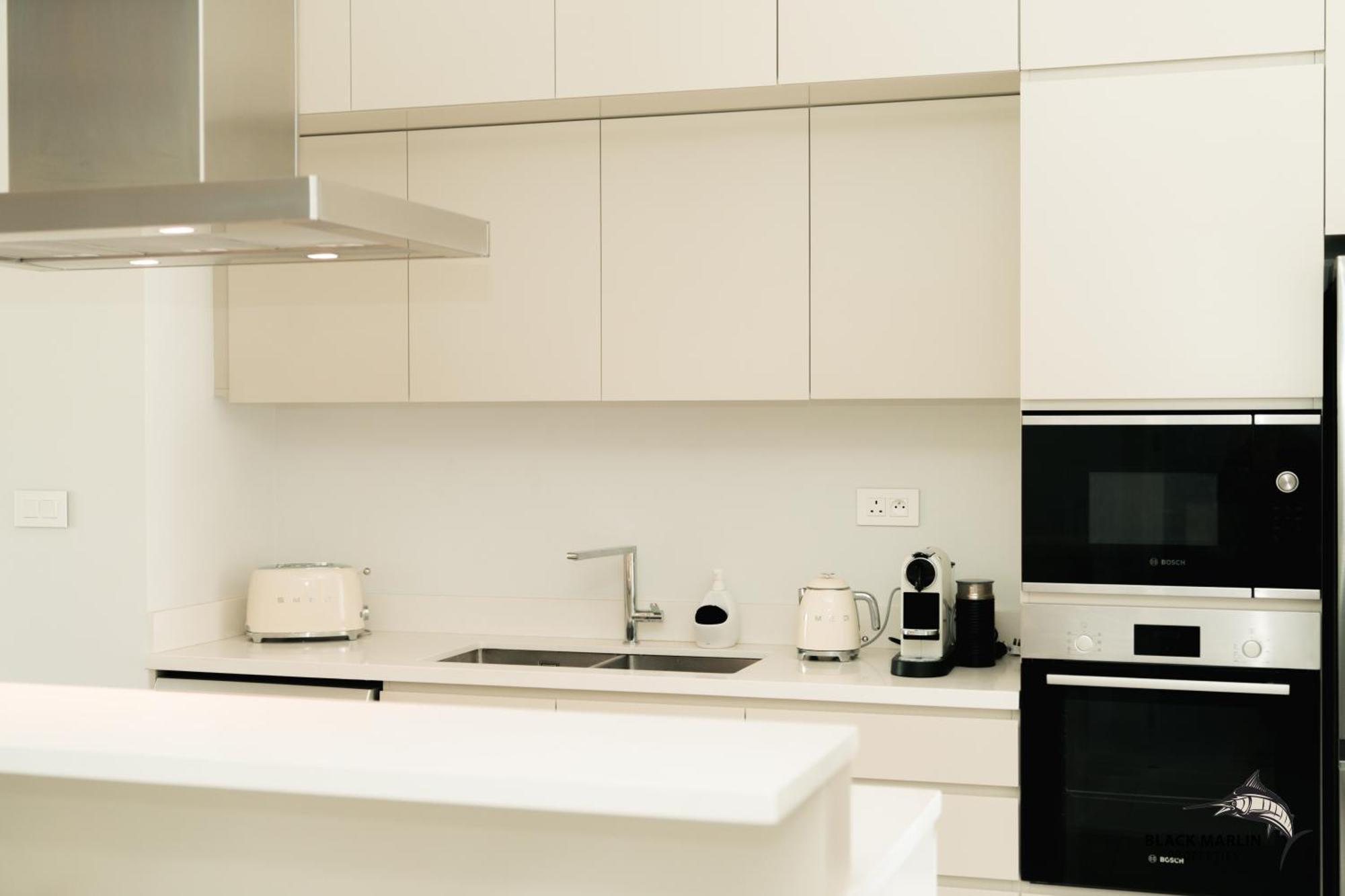 Black Marlin Apartments Pereybere Beach Εξωτερικό φωτογραφία